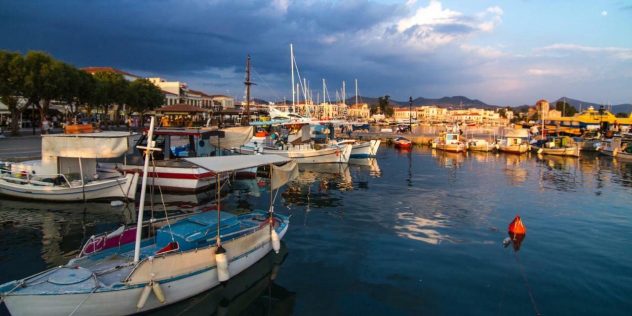 شقة The Roof - Flat Sea View In Aegina Town المظهر الخارجي الصورة