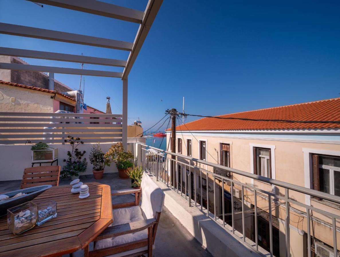 شقة The Roof - Flat Sea View In Aegina Town المظهر الخارجي الصورة